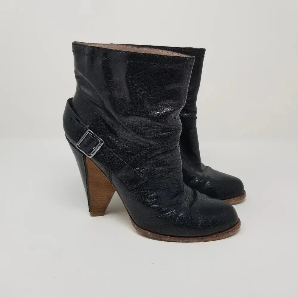 Belle by Sigerson Morrison Black Leather Heeled Boots 9